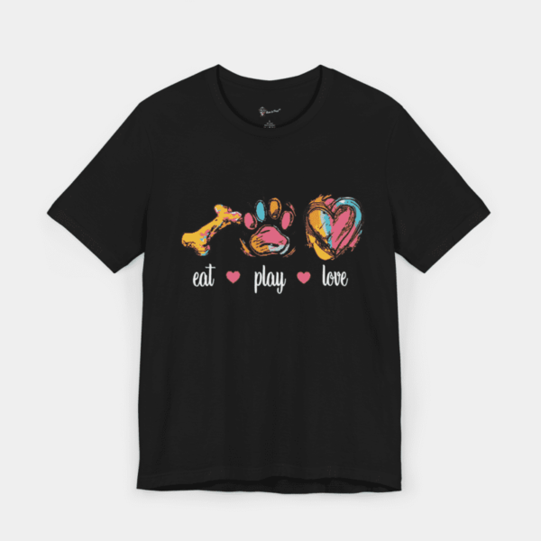 T-shirt with dogs and positive quotes.