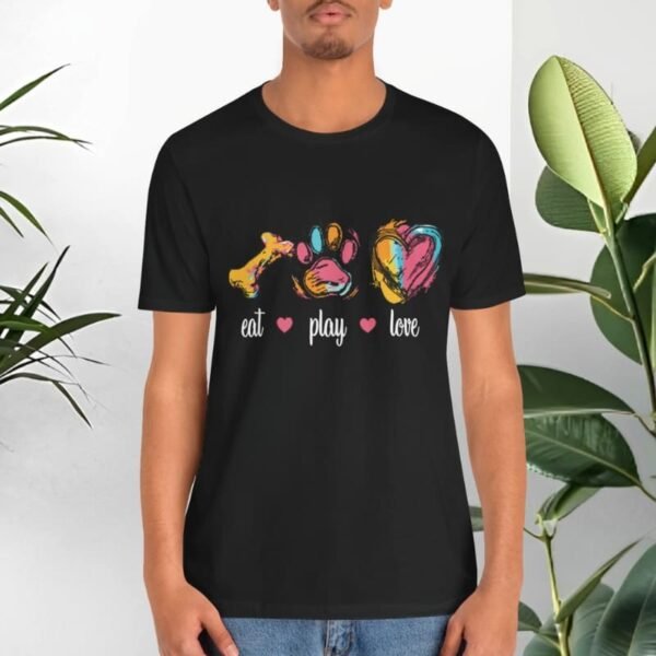 T-shirt with dogs and positive quotes.