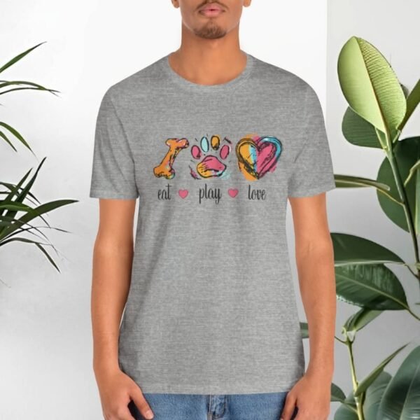 T-shirt with dogs and positive quotes.