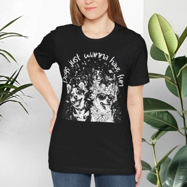 T-shirt with dogs and positive quotes.